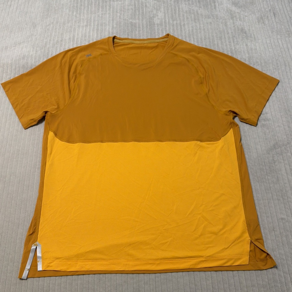 Rhone Reign Mens Short Sleeve Training Shirt Orange Size Large Workout Tee